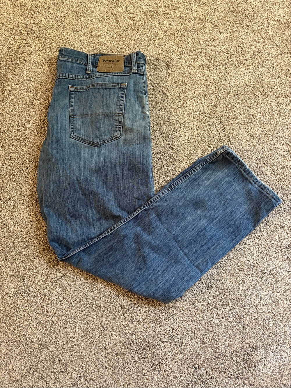 Wrangler Authentics Blue Medium Wash Relaxed Straight Leg Jeans Size 38x30
